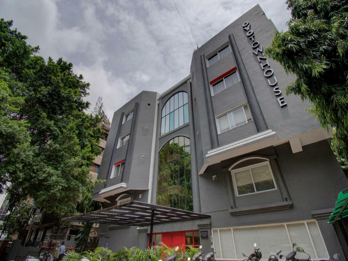 Oyo Townhouse 150 Shreyas Colony Hotel Ahmedabad Exterior foto