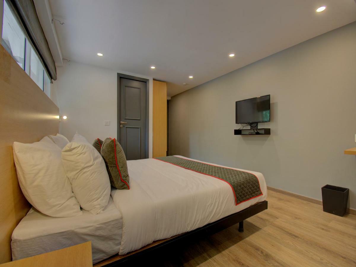 Oyo Townhouse 150 Shreyas Colony Hotel Ahmedabad Exterior foto
