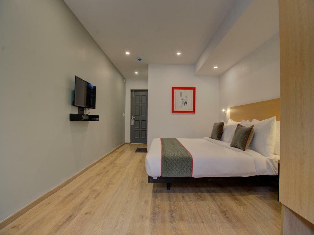 Oyo Townhouse 150 Shreyas Colony Hotel Ahmedabad Exterior foto