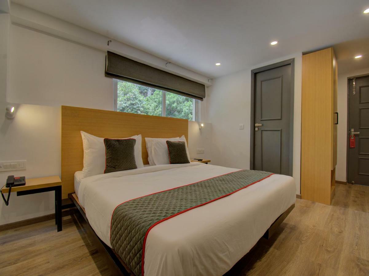 Oyo Townhouse 150 Shreyas Colony Hotel Ahmedabad Exterior foto